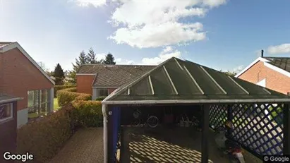 Andelsboliger til salg i Frederikshavn - Foto fra Google Street View Andelsboliger til salg i Frederikshavn - Foto fra Google Street View