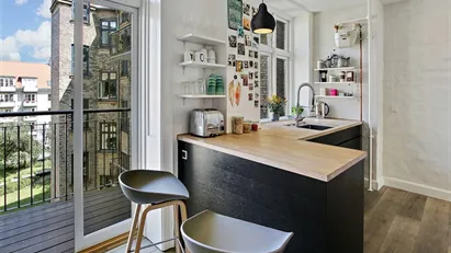 [Kun bytte] Moderniseret lejlighed med stor altan mod grøn gård. [Kun bytte]